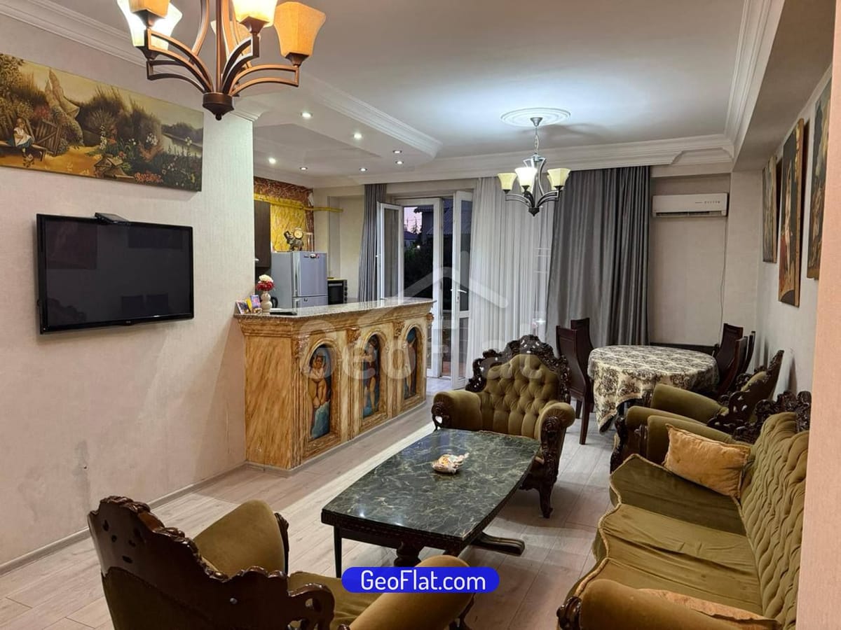 For sale: Apartment on Lermontova Street, Batumi — 3-room, 100.5 m², designer renovation, fully furnished — $150,000