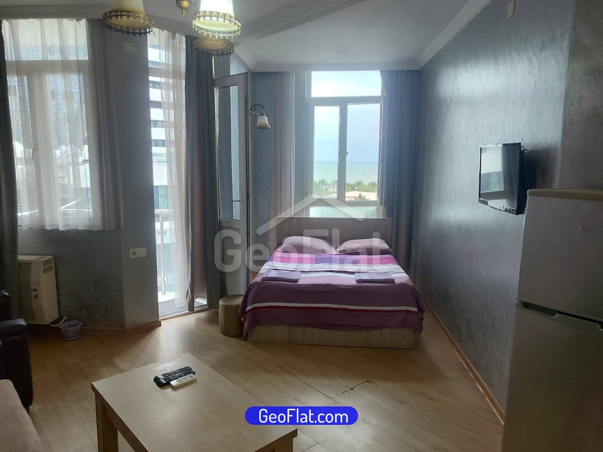 For sale: Studio, 33 m², renovated and furnished, sea view, Zurab Gorgiladze Street, Batumi — $56,000.