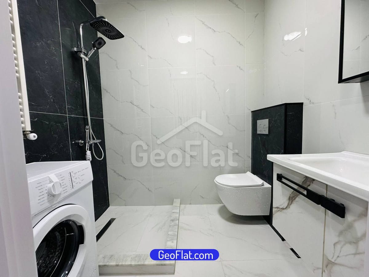 For sale: Apartment on Zhuli Shartava Avenue, Batumi — 43 m², 2-room, premium renovation, furnished with appliances, $83,000.