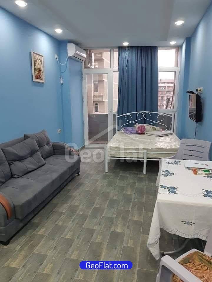 For sale: Apartment, 1-room, 32.5 m², renovated, on Yusufa Kobaladze Street, Batumi, near the sea, furnished with appliances — $48,000.