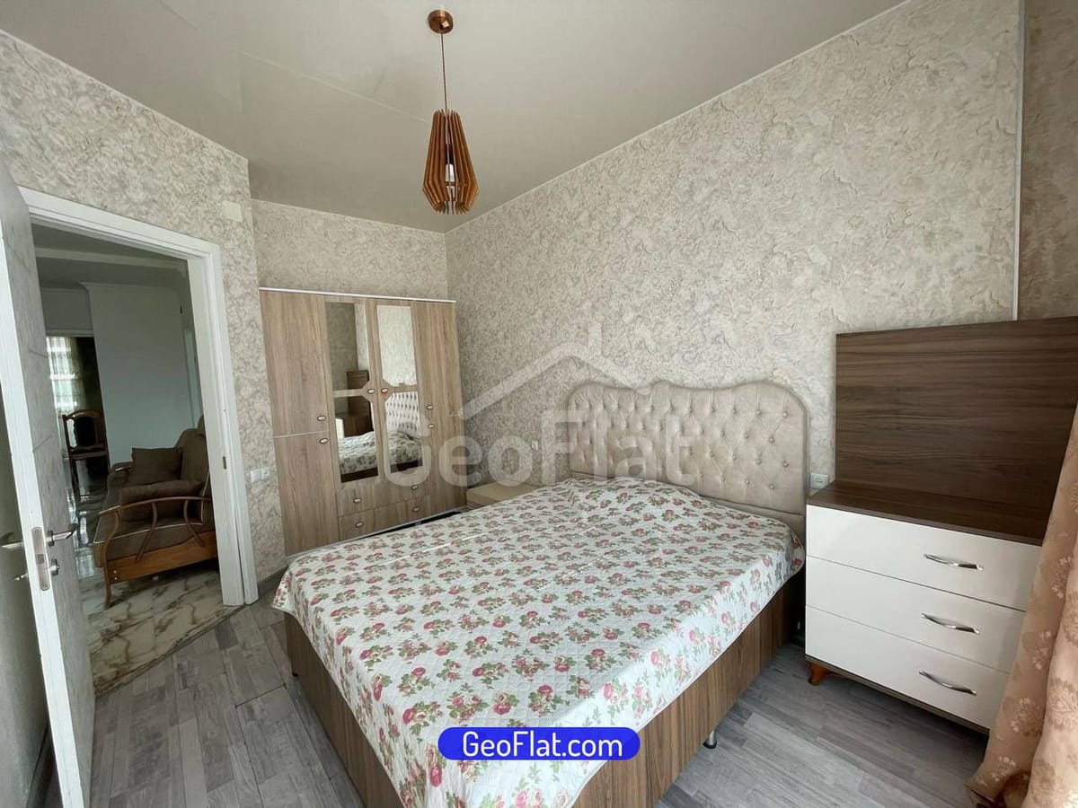 1bb05def-43a3-4cda-b58e-446325542fc2