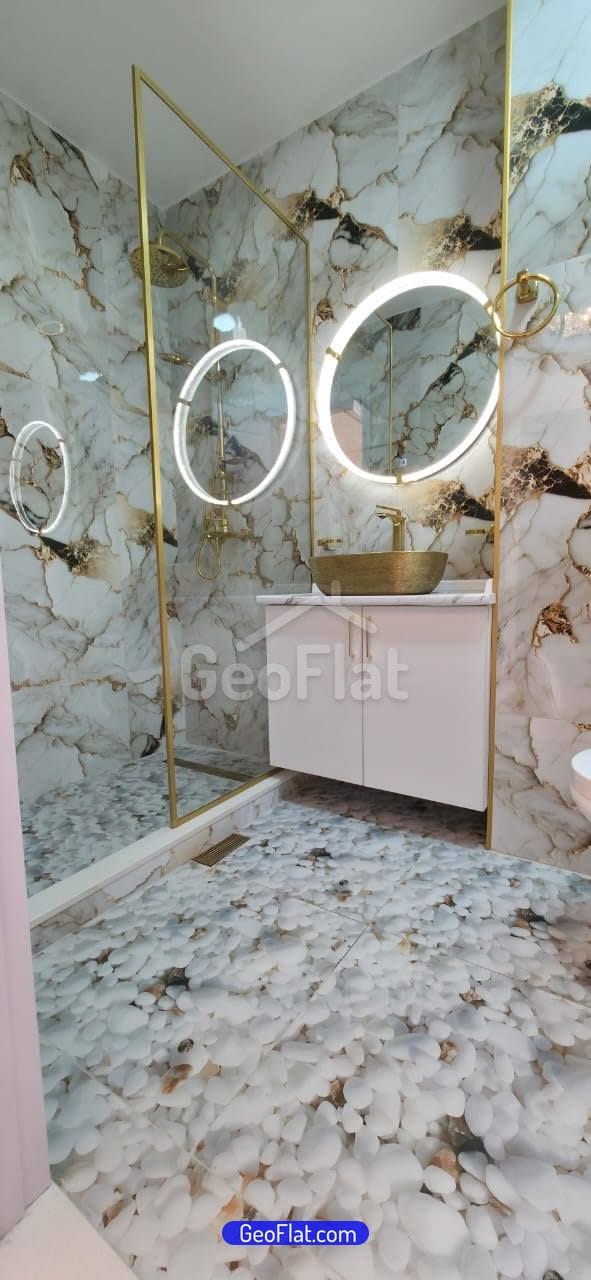 For sale: Apartment, new 3-room (2-bedroom), 62.5 m² on Zhuli Shartava Avenue, Batumi, $120,000, furnished with appliances.