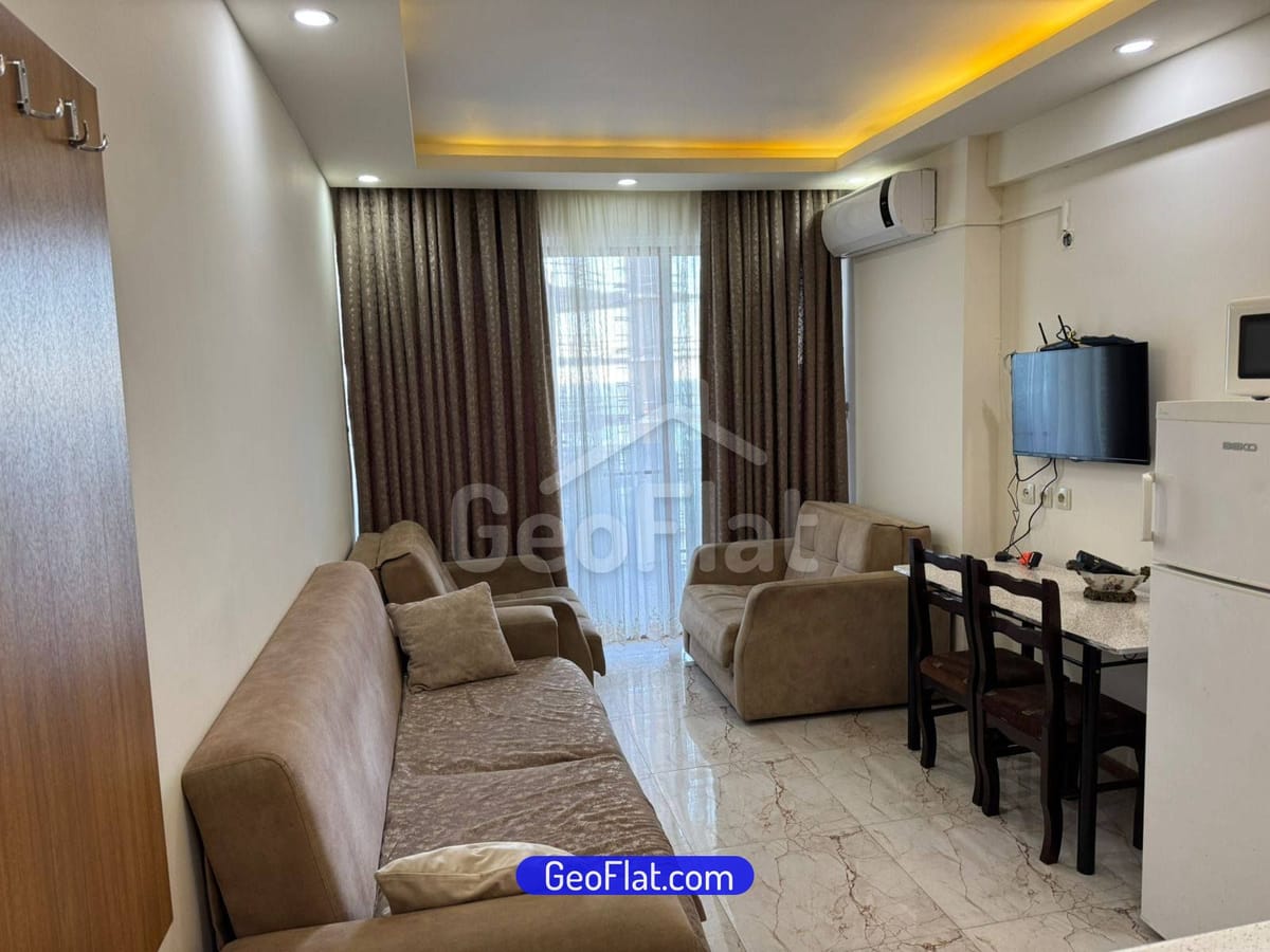 For sale: Apartment on Khimshiashvili Street, Batumi — 51 m², renovated, furnished with appliances, sea view — $79,000.