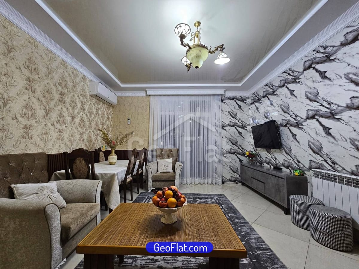 For sale: Apartment in Batumi on Agmashenebeli Street, 100 m², 4 rooms (3 bedrooms), newly finished, furnished with appliances, $148,000