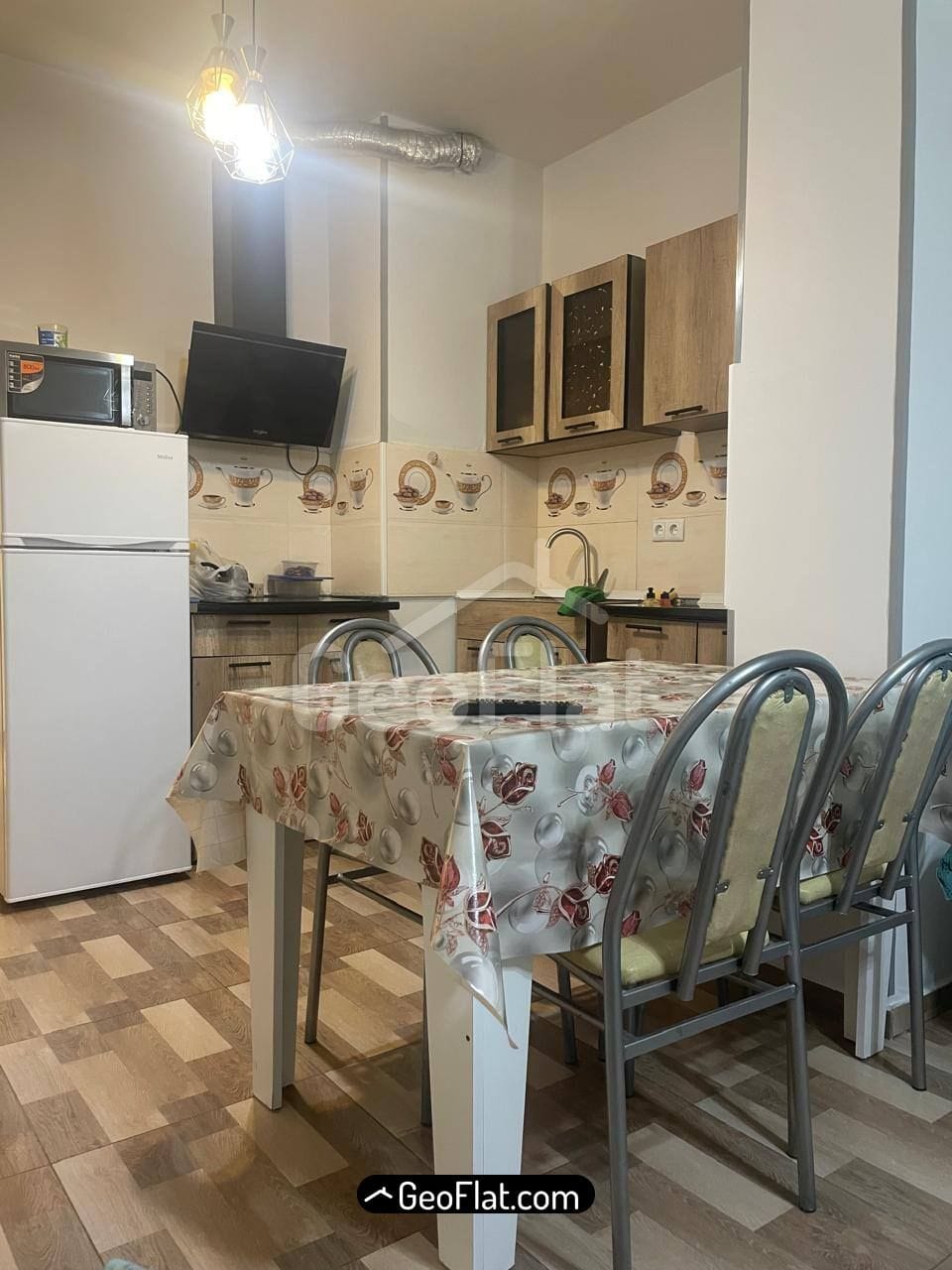 למכירה: דירה, חדשה בת 2 חדרים עם נוף לים ברחוב זגהוויספיריס בבאטומי — 51.3 מ"ר, מרוהטת ומצוידת במכשירי חשמל, $61,000.