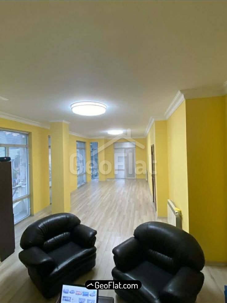 למכירה: דירה, חדשה בת 4 חדרים (3 חדרי שינה) בבניין חדש ברחוב מיכאיל לרמונטוב בבאטומי — 165,000$.